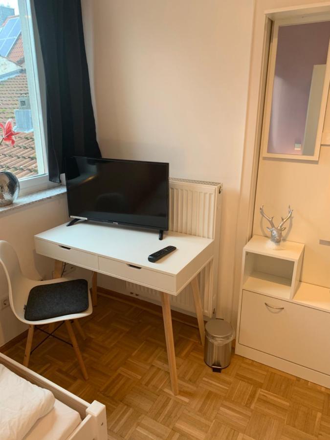 Aschaffapartment 4 Schlafzimmer Bis 10 Personen Bei Aschaffenburg Mainaschaff Exterior photo