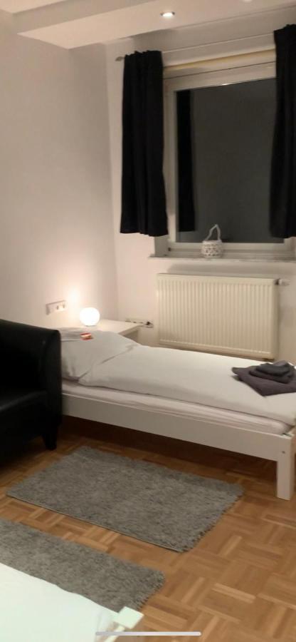 Aschaffapartment 4 Schlafzimmer Bis 10 Personen Bei Aschaffenburg Mainaschaff Exterior photo